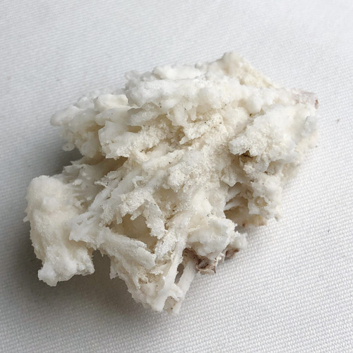 سنگ اراگونیت درختی سفید 32 گرم