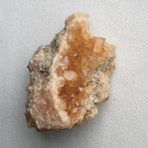سنگ سلستین نارنجی طبیعی