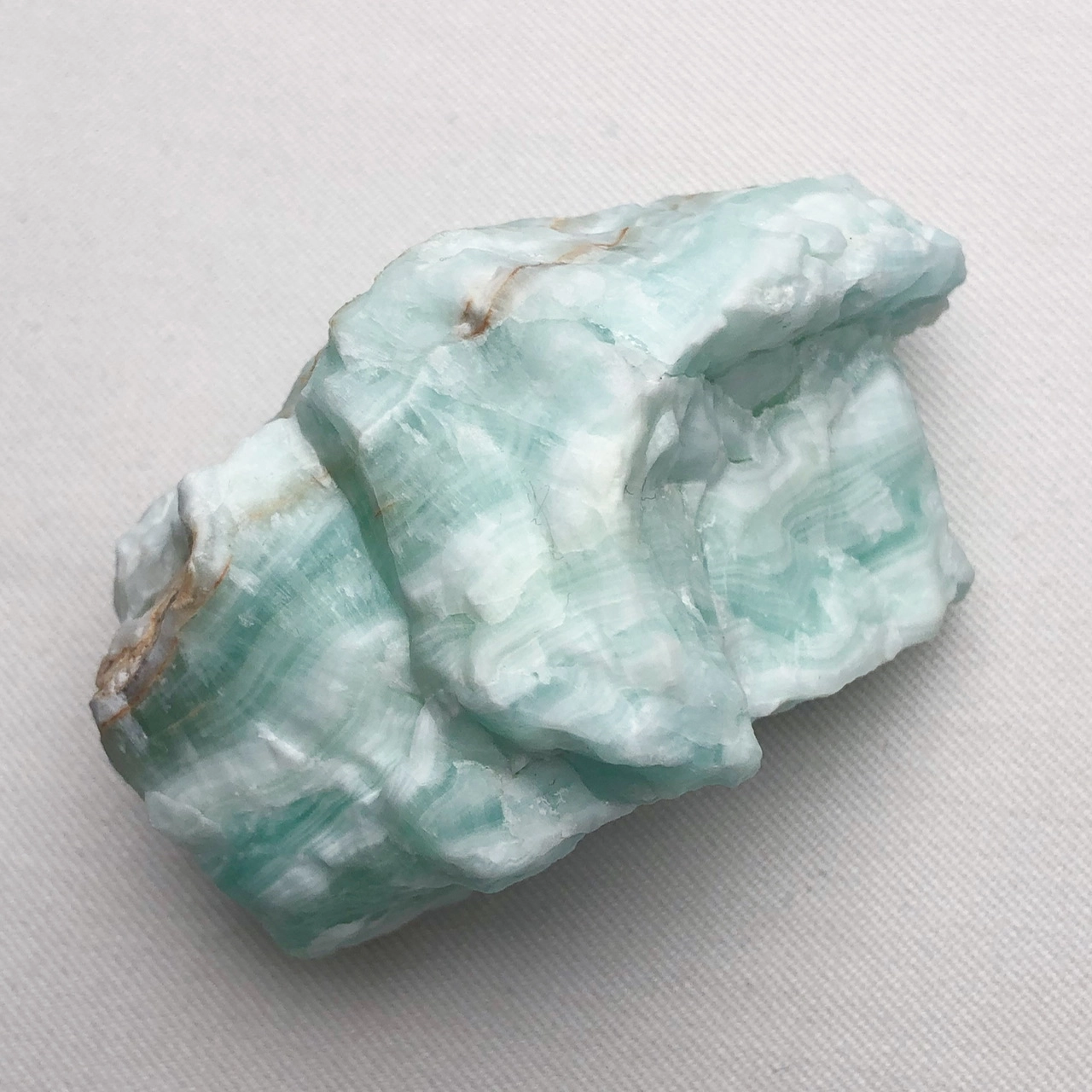 اراگونیت ابی