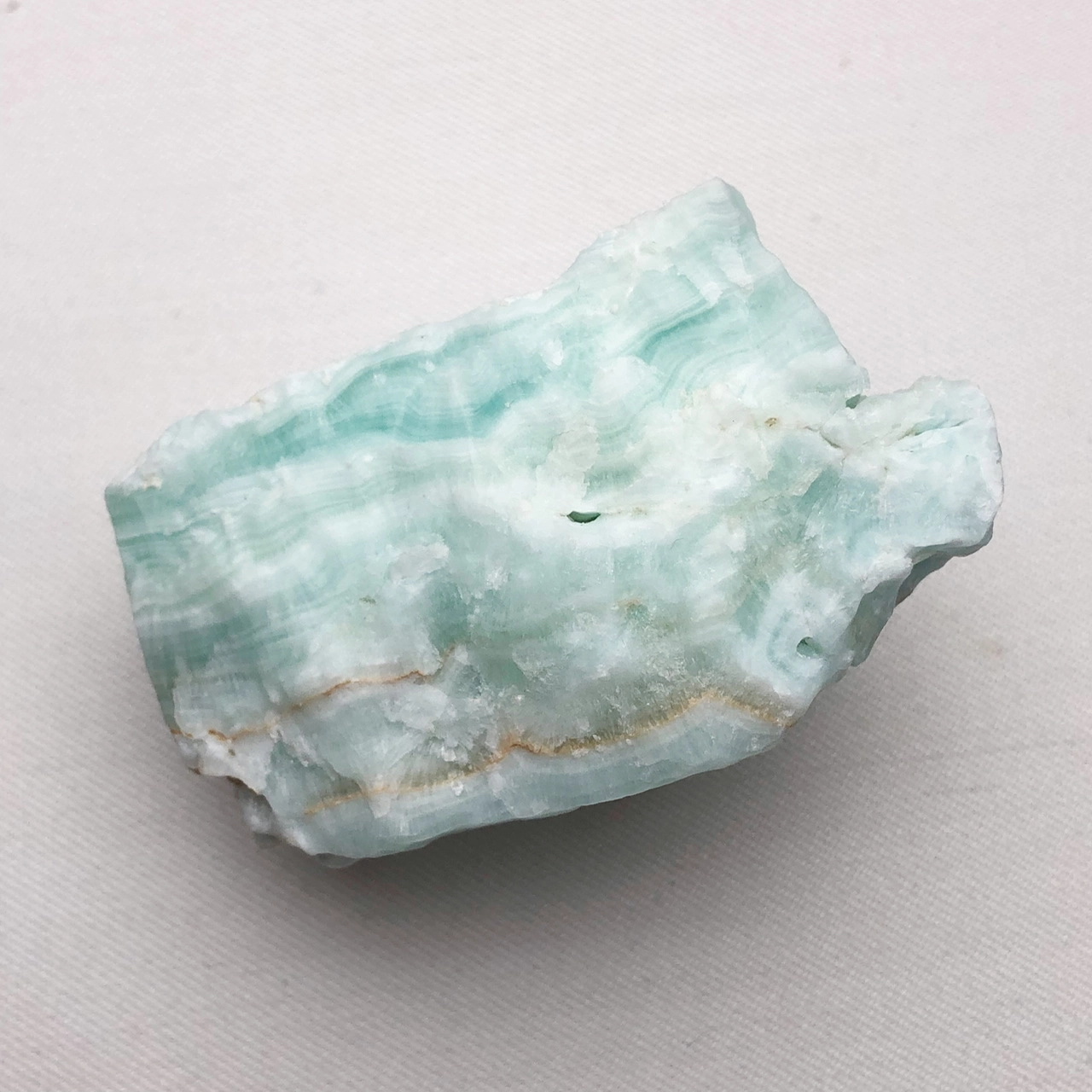 اراگونیت ابی