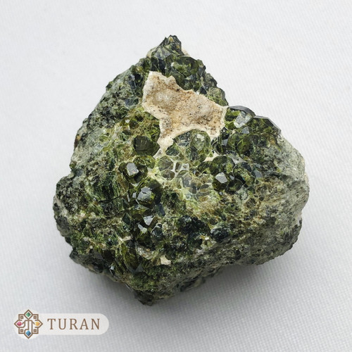 گارنت دمانتوئید