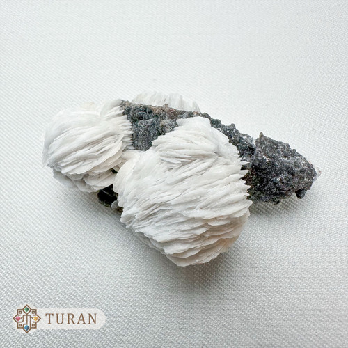 سنگ باریت توپی سفید رنگ طبیعی و کلکسیونی 49 گرم