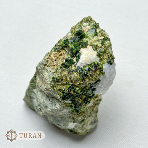 سنگ راف گارنت دمانتوئید طبیعی و کلکسیونی 104 گرم