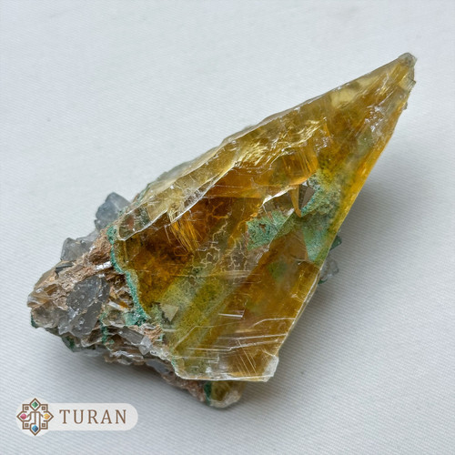 سنگ راف ژیپس طلایی با همرشدی سلستین و مالاکیت 210 گرم