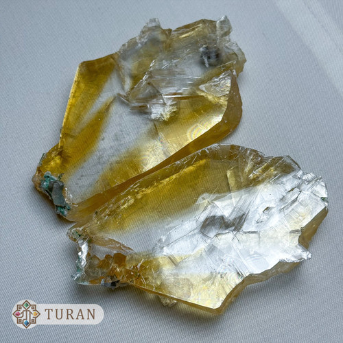 سنگ راف ژیپس طلایی با همرشدی سلستین مالاکیت قرینه 285 گرم