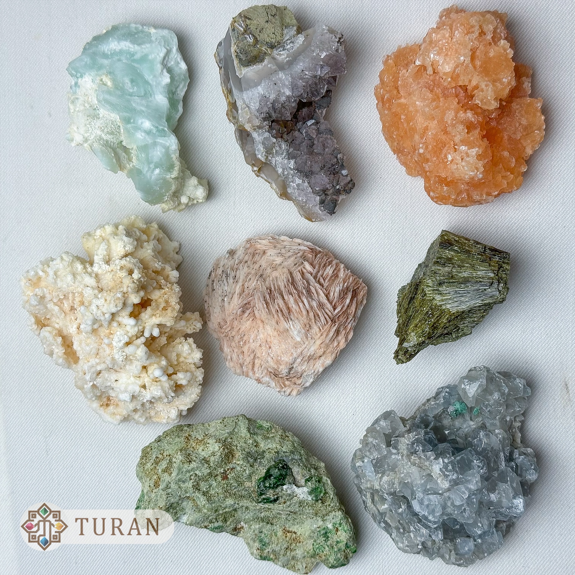 پک هشت عددی سنگ های کلکسیونی طبیعی 562 گرم