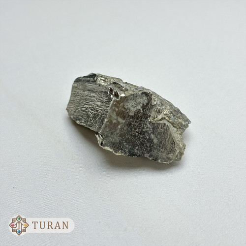 کانی پیریت آینه ای طلایی طبیعی و کلکسیونی 90 گرم