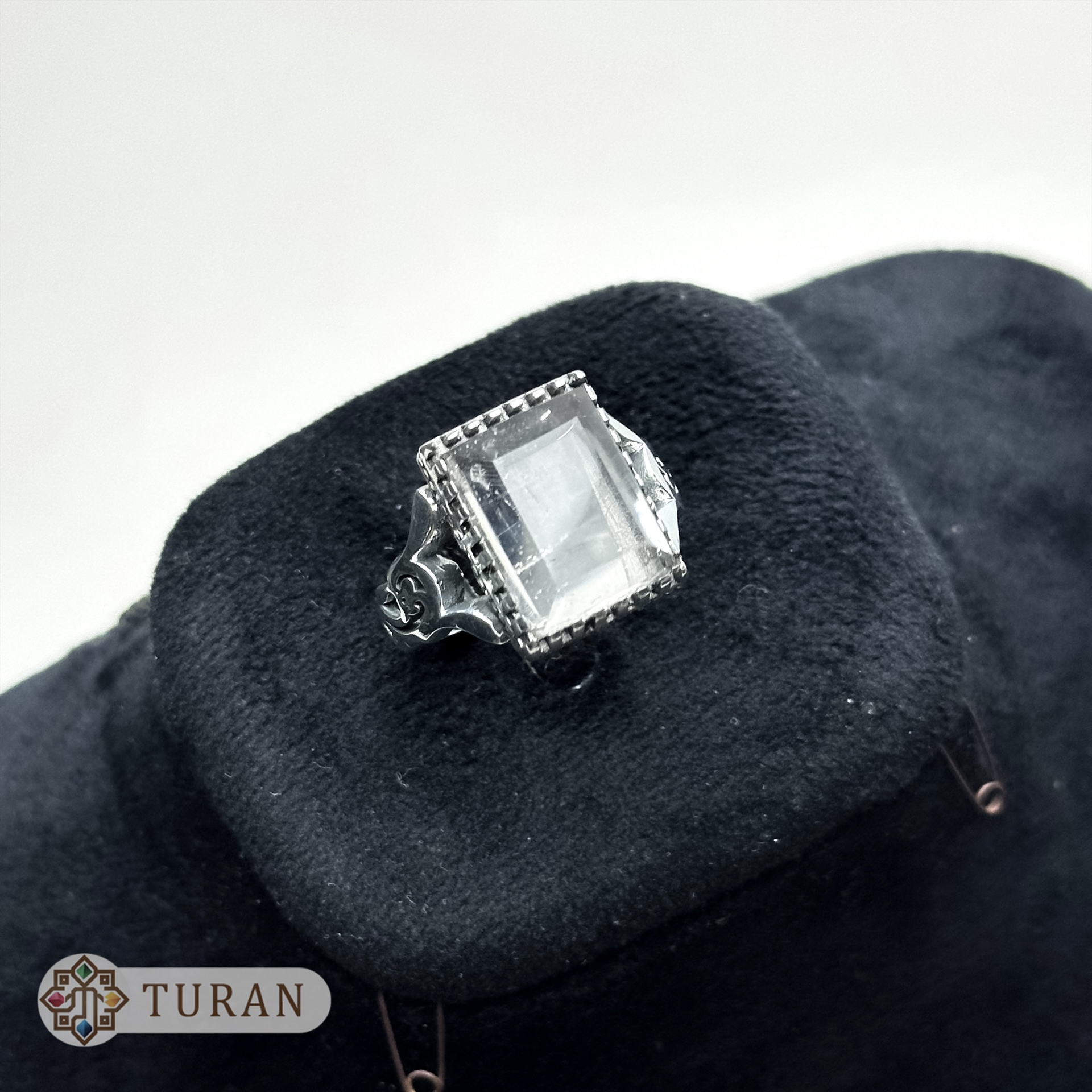 انگشتر نقره روس بدون حساسیت با نگین کوارتز (در)طبیعی تراش ضلع دار 8.5 گرم